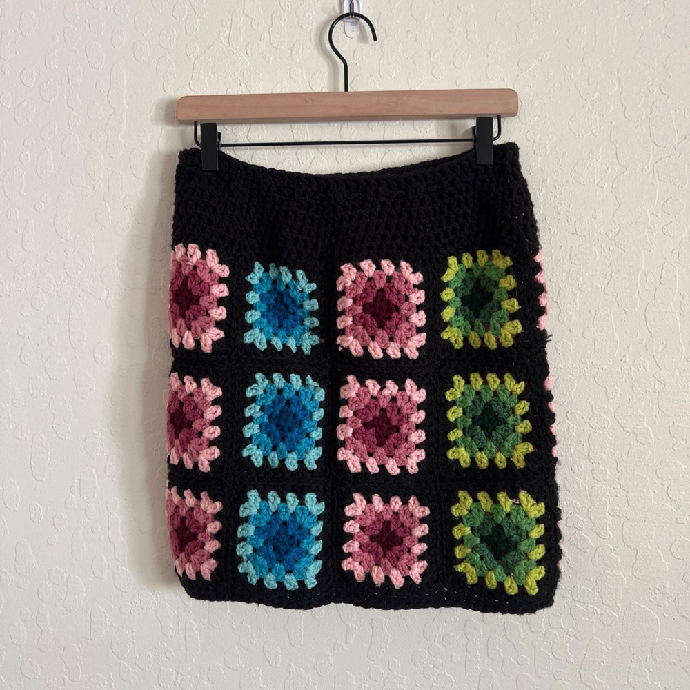 Handmade Granny Square Crochet Pull On Mini Skirt Medium Black Colorful Coverup - Picture 3 of 3